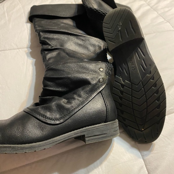 Black Leather Baretrap Boots - Picture 3 of 4